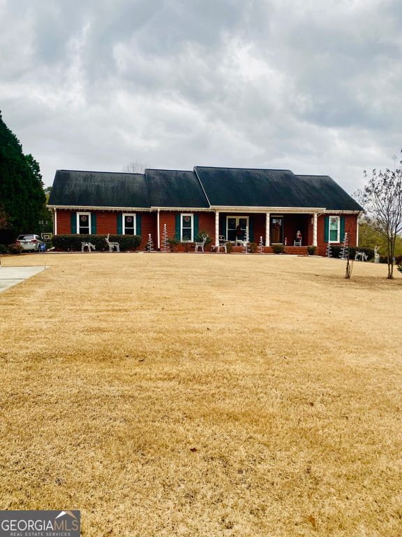 2822 Green Road, Loganville, GA 30052