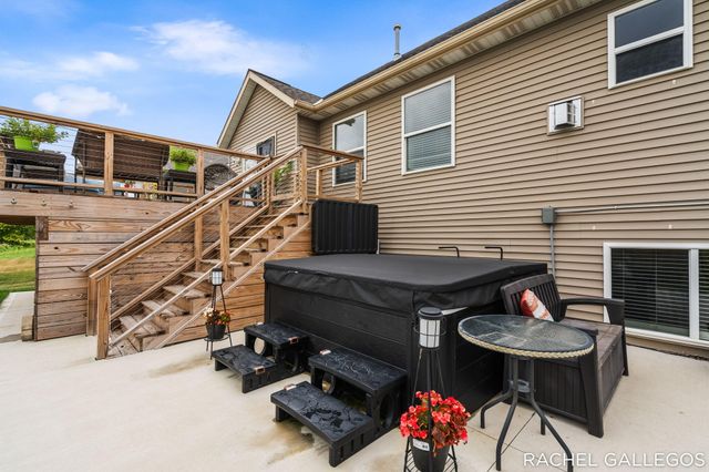 10699 Antelope Drive, Zeeland, MI 49464