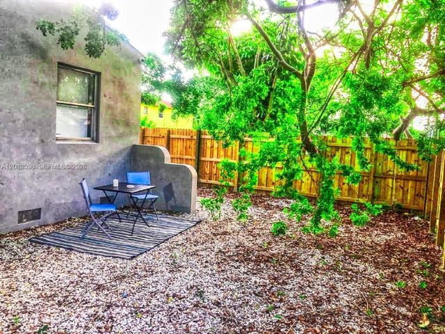 142 NE 56th St A, Miami, FL 33137