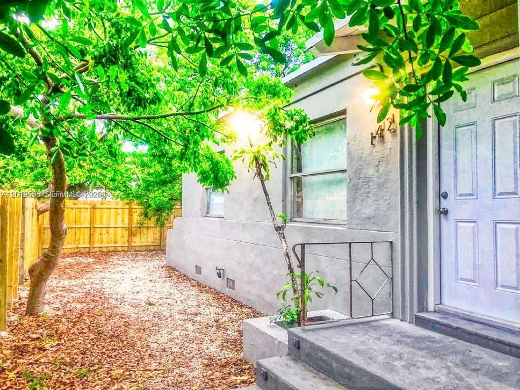 142 NE 56th St A, Miami, FL 33137