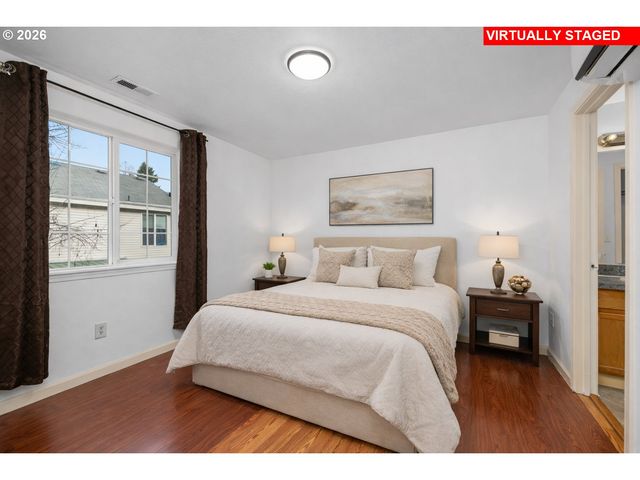 8704 Se RHONE St, Portland, OR 97266