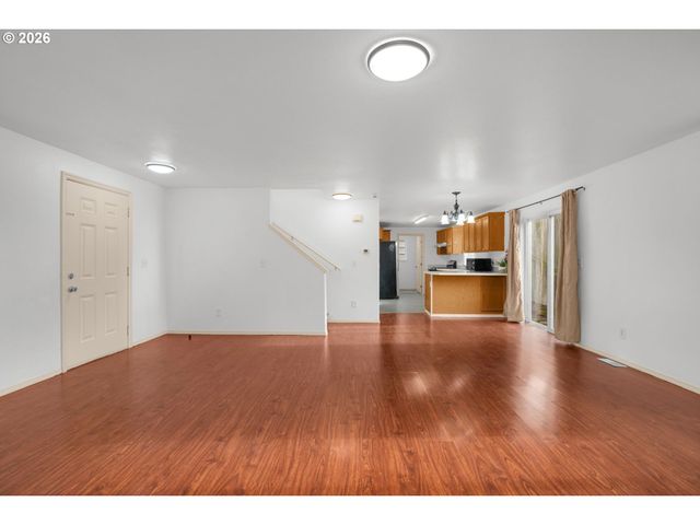 8704 Se RHONE St, Portland, OR 97266