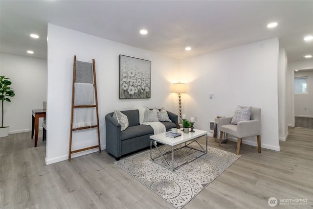 15209 25th Avenue E, Tacoma, WA 98445