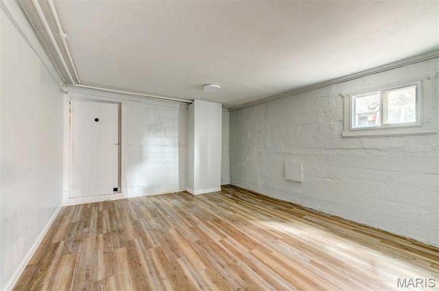 1042 Charleville Avenue, Rock Hill, MO 63119