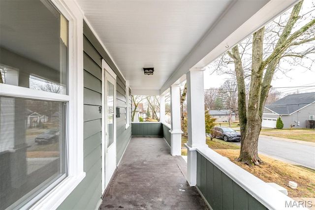 1042 Charleville Avenue, Rock Hill, MO 63119