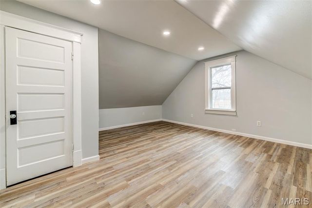 1042 Charleville Avenue, Rock Hill, MO 63119