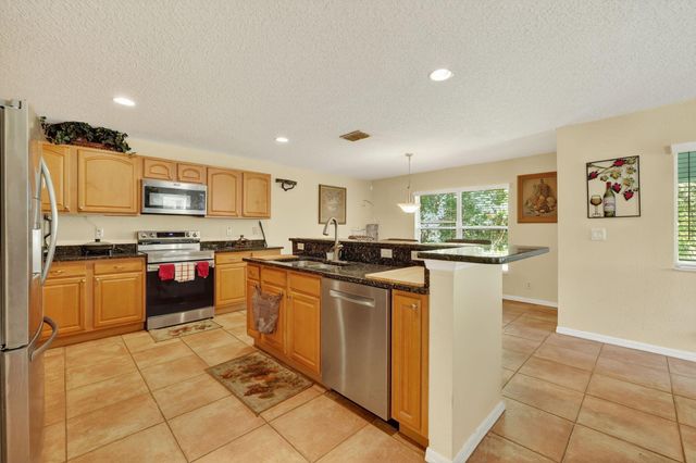 3331 SW Espanola Street, Port St Lucie, FL 34953