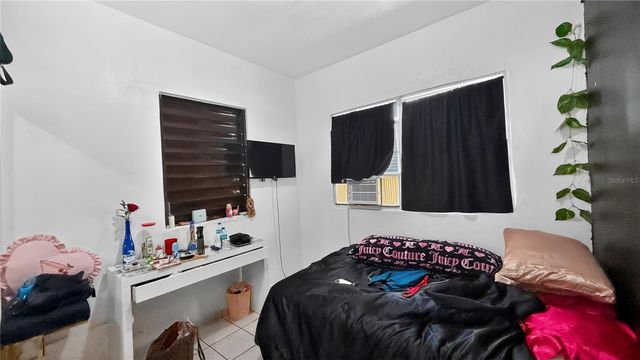 162 LA PLACITA DE SANTURCE, CALLE DOS HERMANOS 7, San Juan, PR 00907