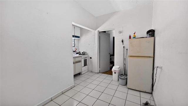 162 LA PLACITA DE SANTURCE, CALLE DOS HERMANOS 7, San Juan, PR 00907