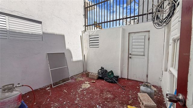 162 LA PLACITA DE SANTURCE, CALLE DOS HERMANOS 7, San Juan, PR 00907