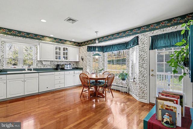 1827 MEADOW RIDGE DR, Hummelstown, PA 17036