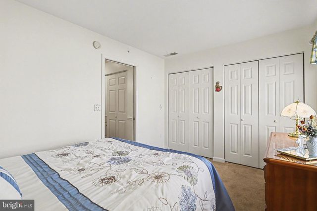 1827 MEADOW RIDGE DR, Hummelstown, PA 17036