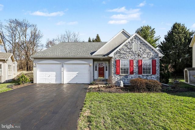 1827 MEADOW RIDGE DR, Hummelstown, PA 17036