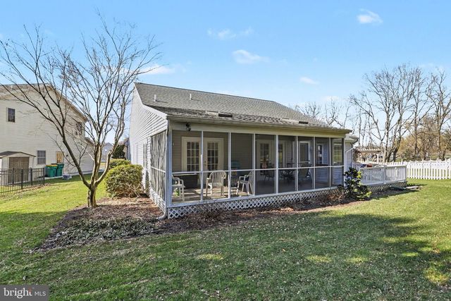 1827 MEADOW RIDGE DR, Hummelstown, PA 17036