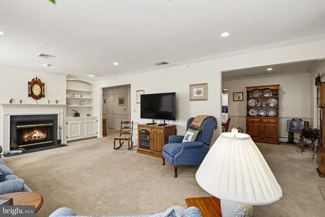 1827 MEADOW RIDGE DR, Hummelstown, PA 17036