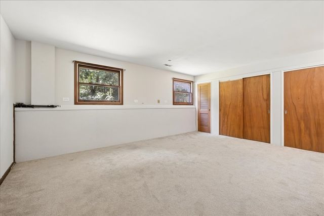 4512 S Ridgeway Road, Ringwood, IL 60072