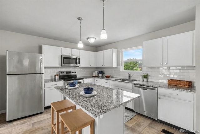 10880 Constant Drive, Allendale, MI 49401