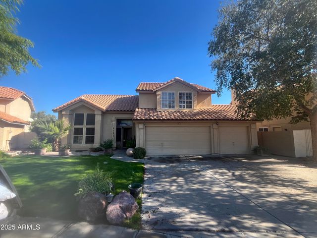 3721 S HAWTHORN Drive, Chandler, AZ 85248