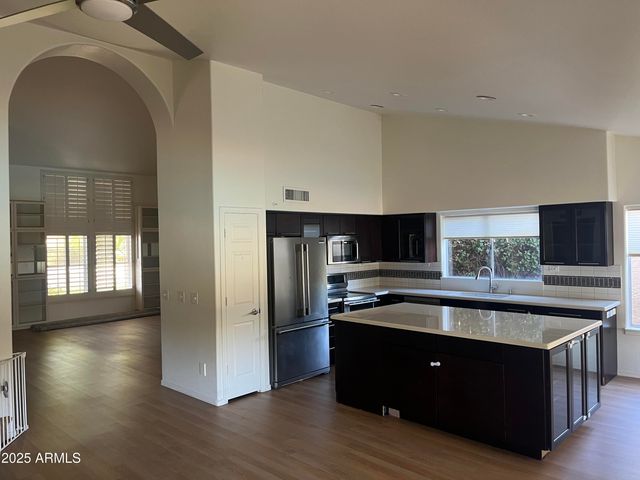 3721 S HAWTHORN Drive, Chandler, AZ 85248