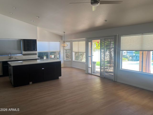 3721 S HAWTHORN Drive, Chandler, AZ 85248