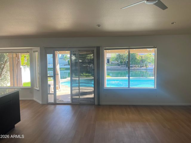 3721 S HAWTHORN Drive, Chandler, AZ 85248