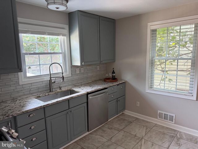 2637 N GREENBRIER ST, Arlington, VA 22207