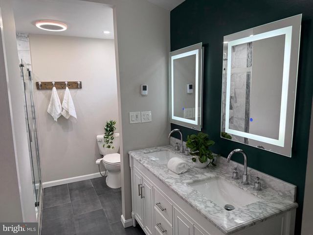 2637 N GREENBRIER ST, Arlington, VA 22207