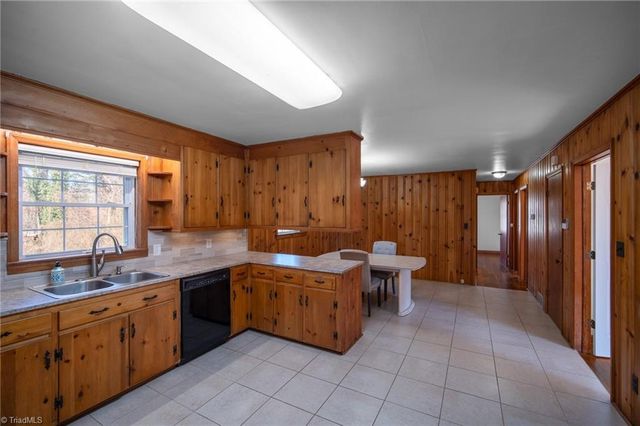 5021 Selena Street, Winston-salem, NC 27106