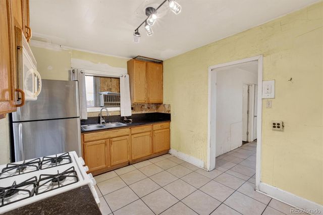 945 Lipan Street, Denver, CO 80204