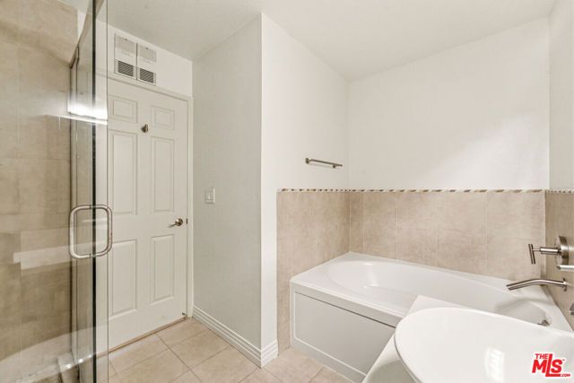 121 S Hope Street 313, Los Angeles, CA 90012