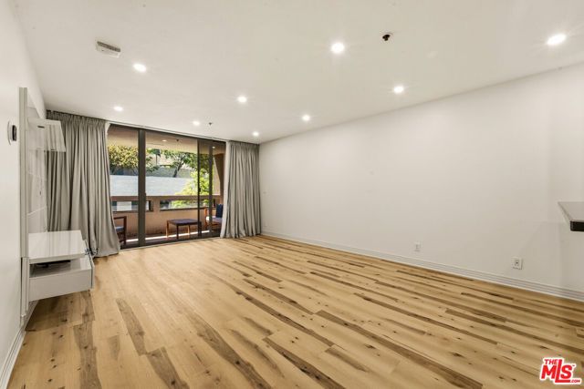 121 S Hope Street 313, Los Angeles, CA 90012