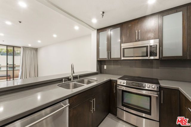 121 S Hope Street 313, Los Angeles, CA 90012