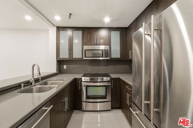 121 S Hope Street 313, Los Angeles, CA 90012