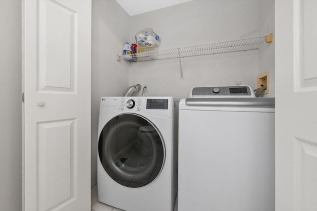2 Minuteman Ln, Wellesley, MA 02481