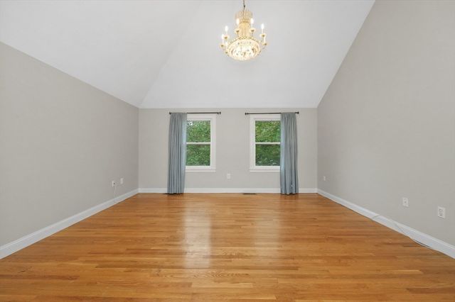 2 Minuteman Ln, Wellesley, MA 02481