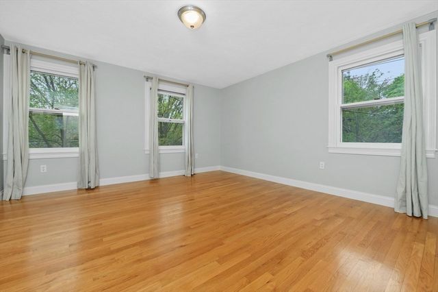 2 Minuteman Ln, Wellesley, MA 02481