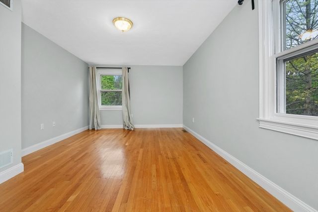 2 Minuteman Ln, Wellesley, MA 02481
