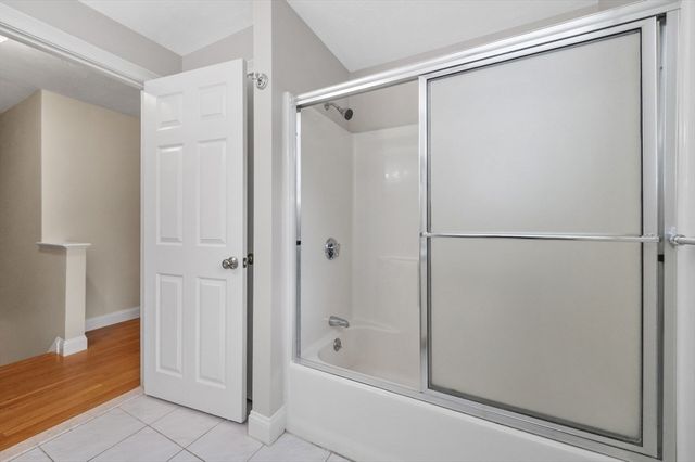 2 Minuteman Ln, Wellesley, MA 02481