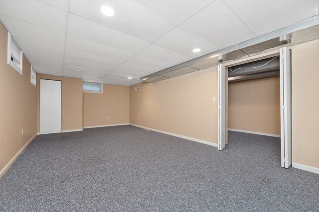 2 Minuteman Ln, Wellesley, MA 02481
