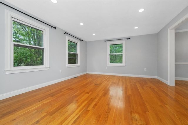2 Minuteman Ln, Wellesley, MA 02481