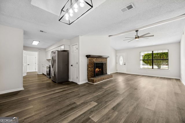 106 Meadow Court, Kingsland, GA 31548