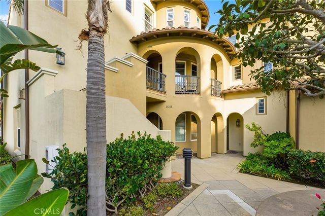 21245 Alanis, Huntington Beach, CA 92648