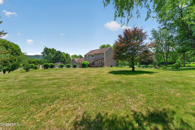 88 Oak Valley Way, Queensbury, NY 12804