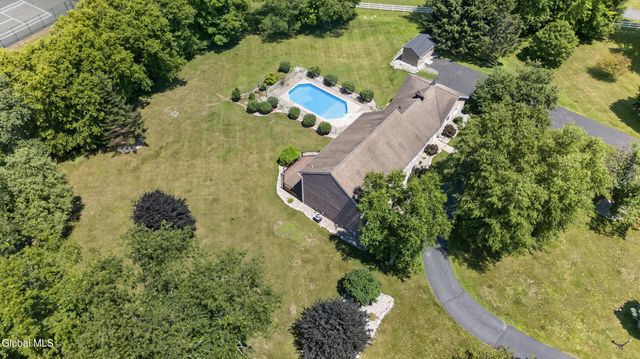 88 Oak Valley Way, Queensbury, NY 12804