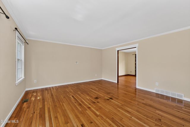 88 Oak Valley Way, Queensbury, NY 12804