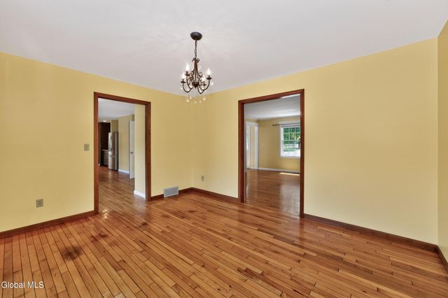 88 Oak Valley Way, Queensbury, NY 12804