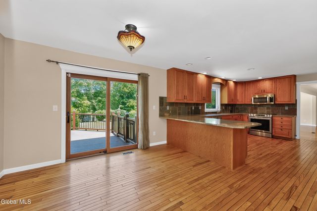 88 Oak Valley Way, Queensbury, NY 12804