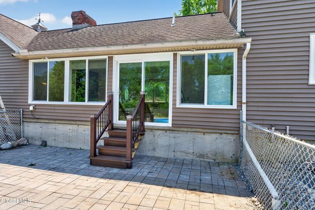 88 Oak Valley Way, Queensbury, NY 12804