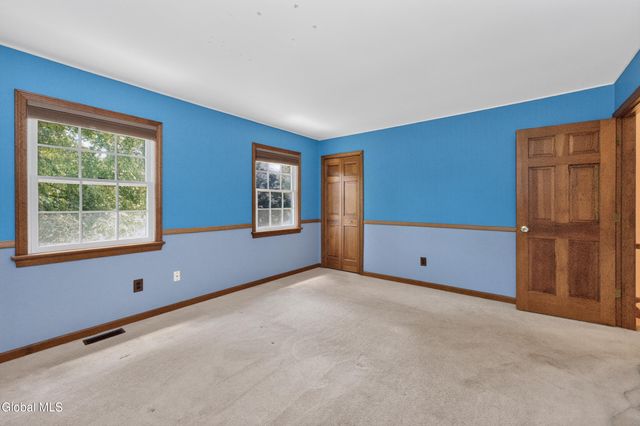 88 Oak Valley Way, Queensbury, NY 12804