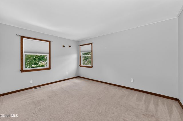 88 Oak Valley Way, Queensbury, NY 12804